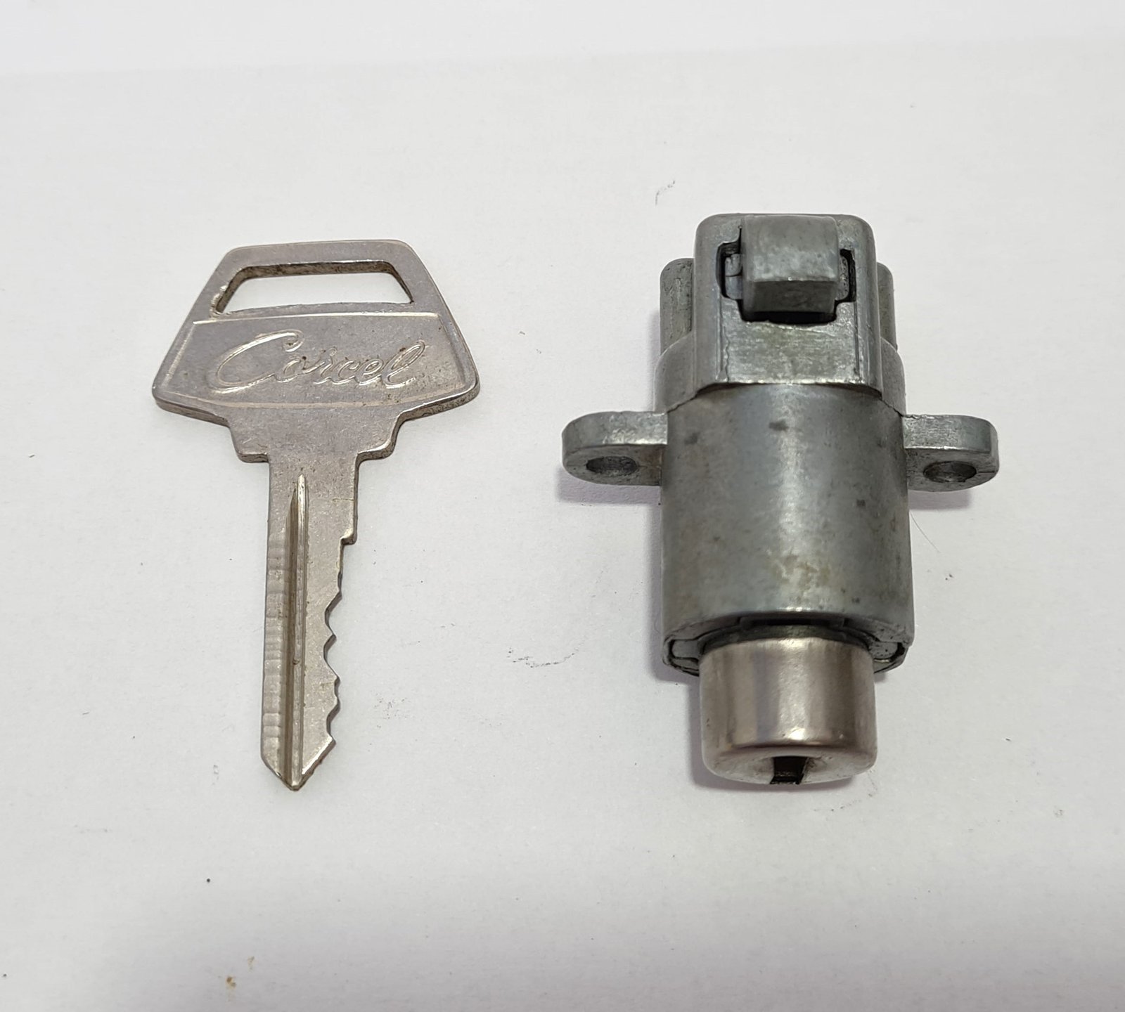 Fecho Do Porta Luvas Com Chave Cilindro Corcel Belina Até 77